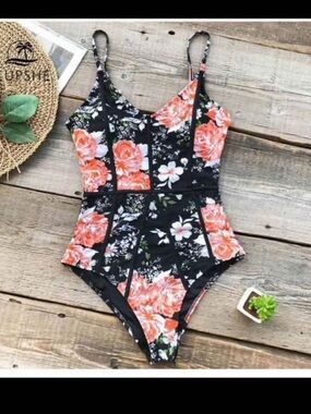 New Cupshe One Piece Bathing Swimsuit. Medium